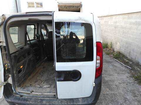 Puerta Trasera Derecha Fiat Doblo CARGO 330A1000