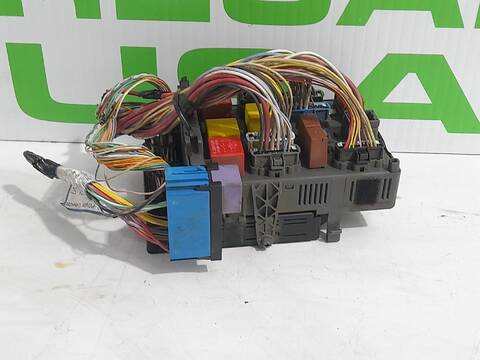 Foto 3ª: Caja Reles Fusibles Renault Laguna 1.6 107CV [K4M714] (2001)