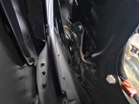Foto 2ª: Elevalunas Manual Trasero Izquierdo Toyota Rav4 2.0 4WD ZSA44_) 151CV 112KW [3ZR-FAE] (2017)