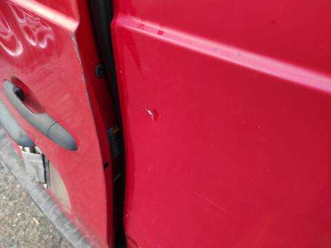 Foto 2ª: Puerta Trasera Derecha Renault Kangoo K9K800 (2011)