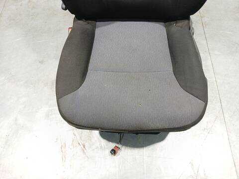 Foto 2ª: Asiento Delantero Izquierdo Opel Viva 1.6 CDTI 05) 120CV 88KW FURGONETA [R9M 450] (2018)