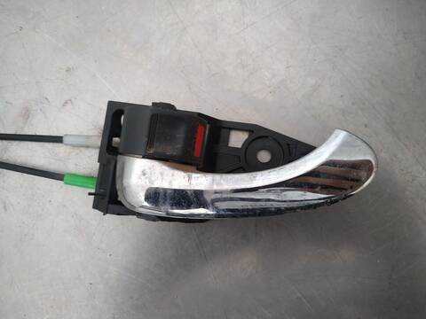 Foto 3ª: Cerradura Puerta Trasera Izquierda Toyota Rav4 EXECUTIVE 150CV 110KW [2AD] (2011)