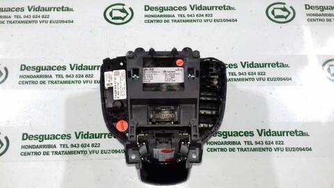 Foto 2ª: Mando Multifuncion Mercedes Clase V 200 136CV 100KW (2014)