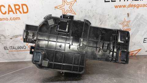 Foto 2ª: Caja Reles Fusibles Mercedes Clase A 140 A 200 177.087) 163CV 120KW (2018)