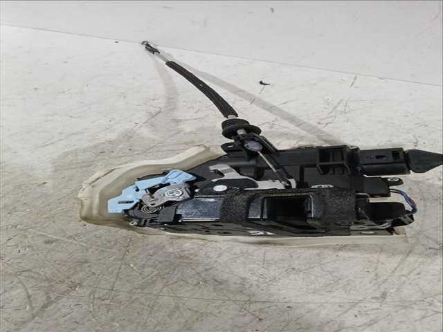 Foto 3ª: Cerradura Puerta Delantera Izquierda Volkswagen Phaeton 3.0 V6 TDI 4MOTION 240CV [CARB CEXA] (2002)