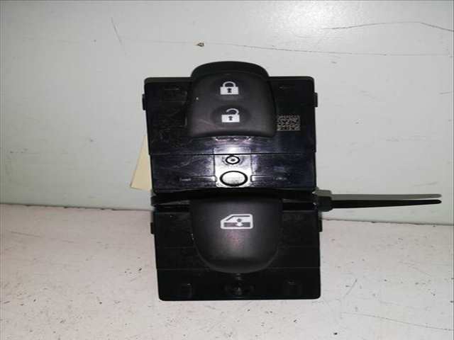 Botonera Elevalunas Nissan Qashqai HR13