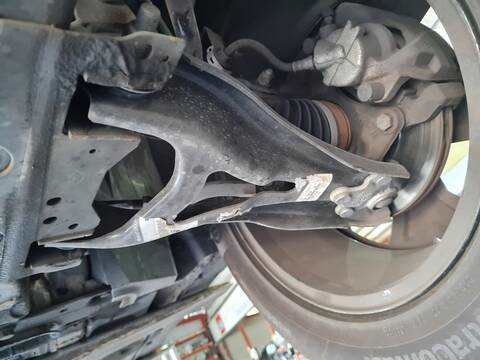 Brazo Suspension Delantero Izquierdo Dacia Duster SU HJD) 150CV