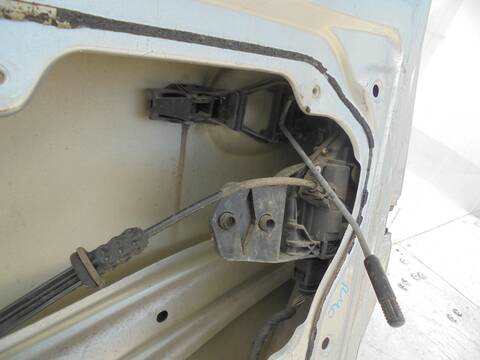 Foto 4ª: Puerta Delantera Derecha Volkswagen Bora BERLINA 101CV 74KW [ALH] (2000)