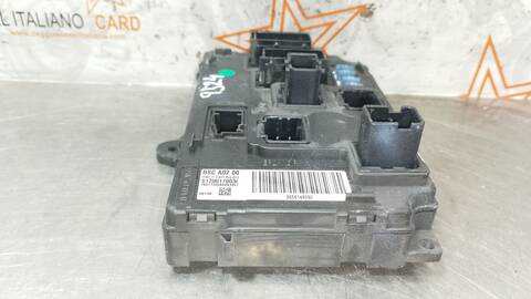 Foto 3ª: Caja Reles Fusibles Peugeot 407 SPORT 136CV 100KW [RHR] (2006)